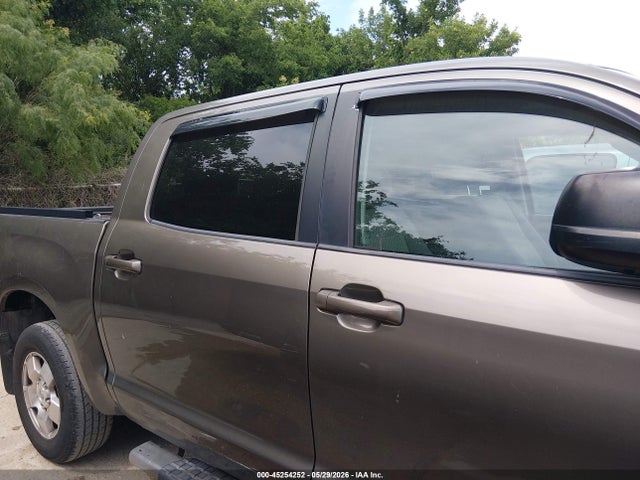 Toyota Tundra Sr5 5.7l V8
