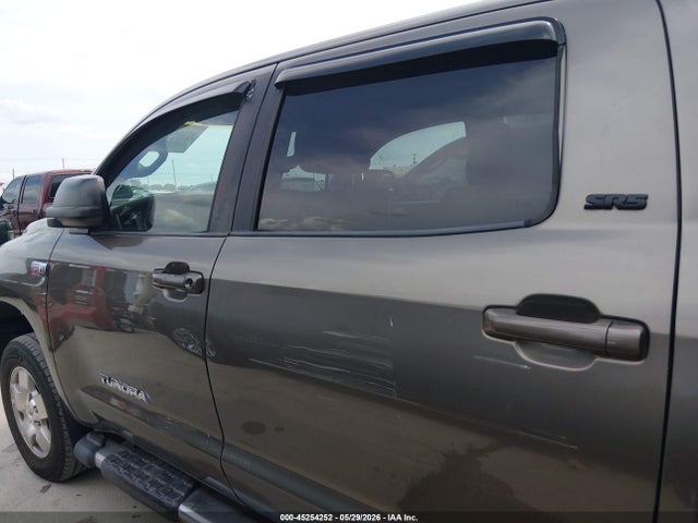Toyota Tundra Sr5 5.7l V8