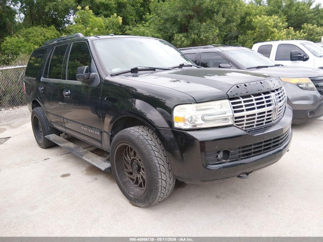 Salvage Lincoln Navigator Image