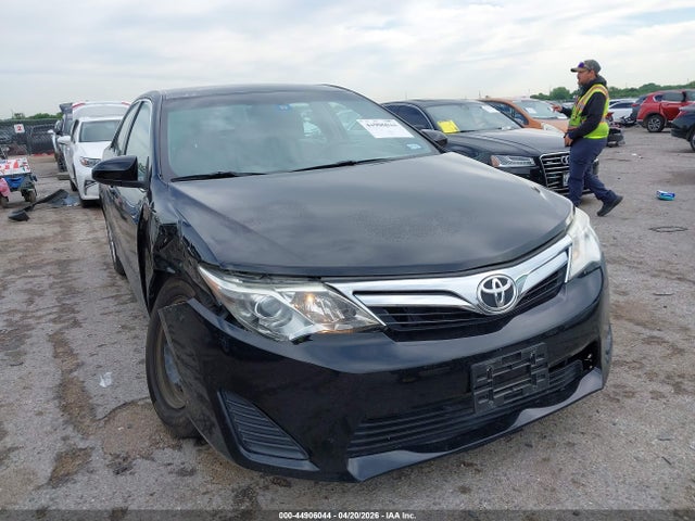 Salvage Toyota Camry Image