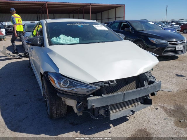 Salvage Hyundai ELANTRA Image