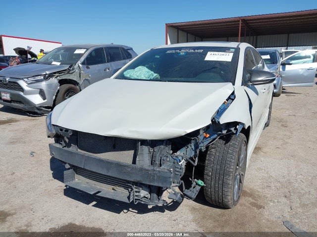 Hyundai ELANTRA Sport