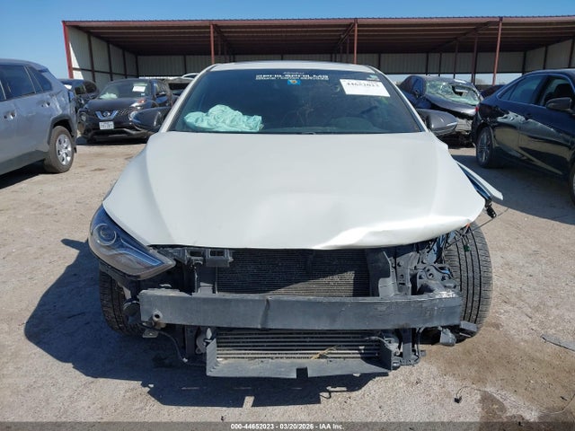 Hyundai ELANTRA Sport