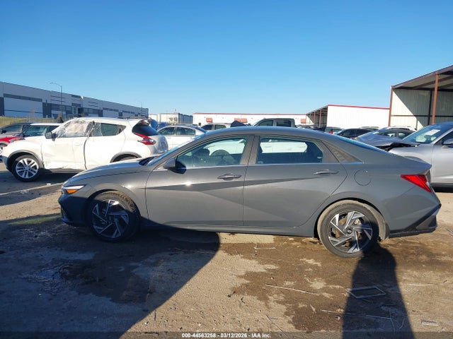 Hyundai ELANTRA Sel