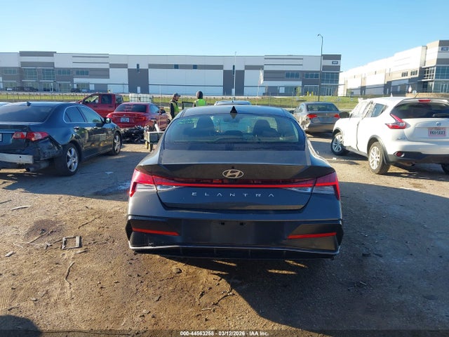 Hyundai ELANTRA Sel