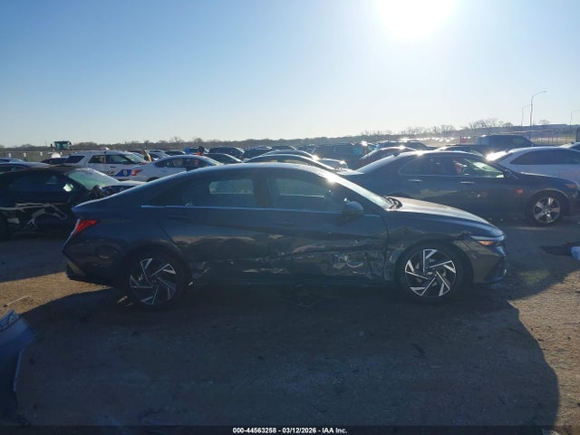 Hyundai ELANTRA Sel