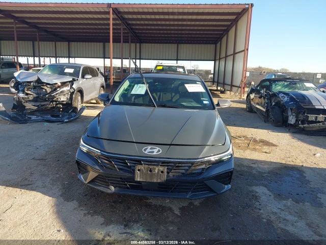 Hyundai ELANTRA Sel