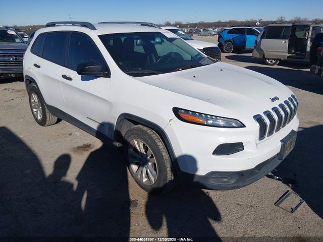 Salvage Jeep Cherokee Image