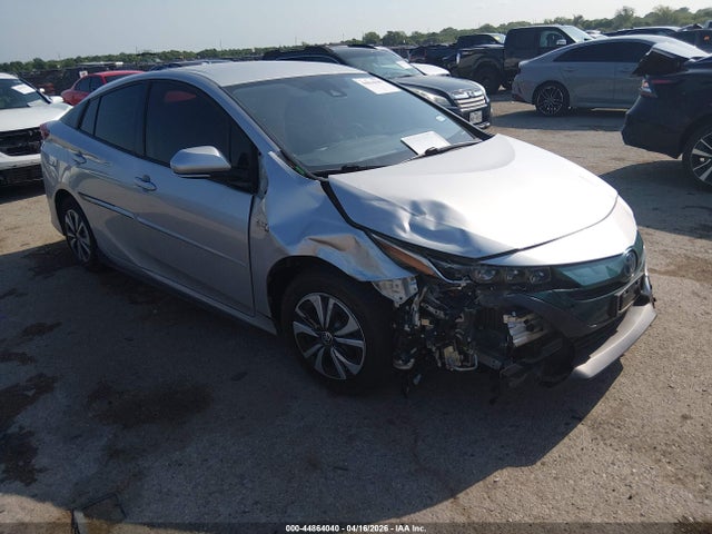 Salvage Toyota Prius Prime Image