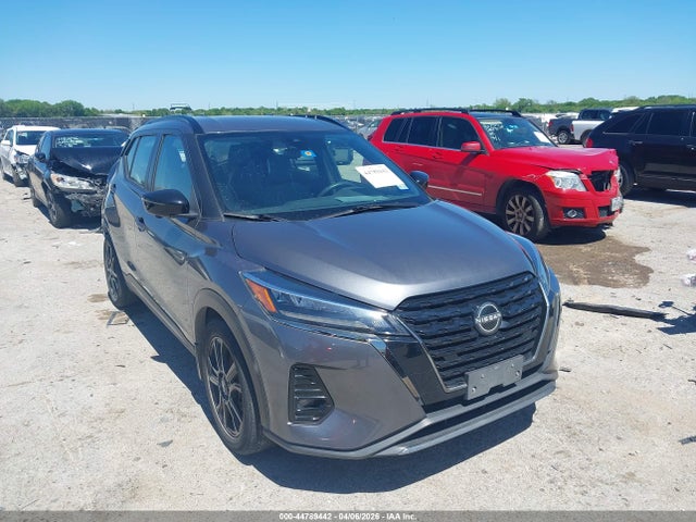 Salvage Nissan Kicks Image