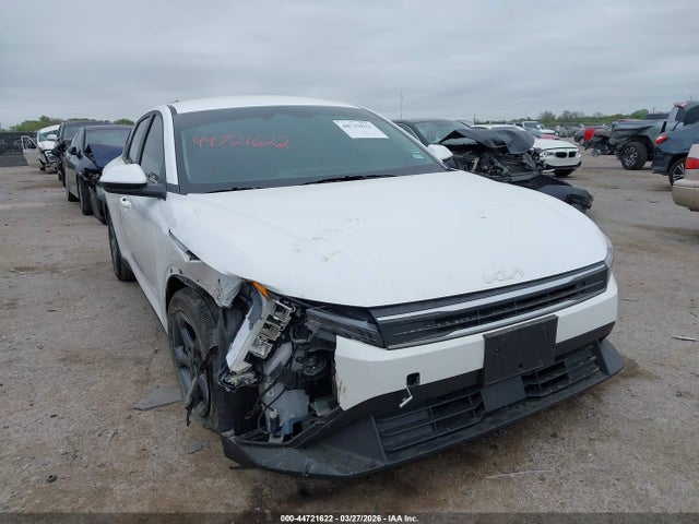 Salvage Kia K4 Image