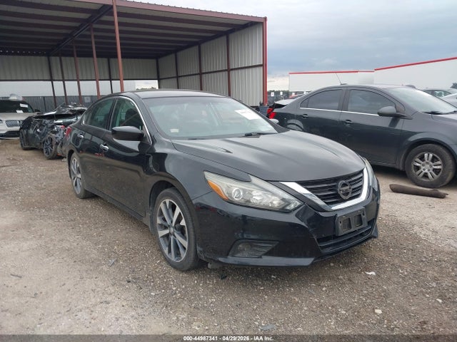 Salvage Nissan Altima Image
