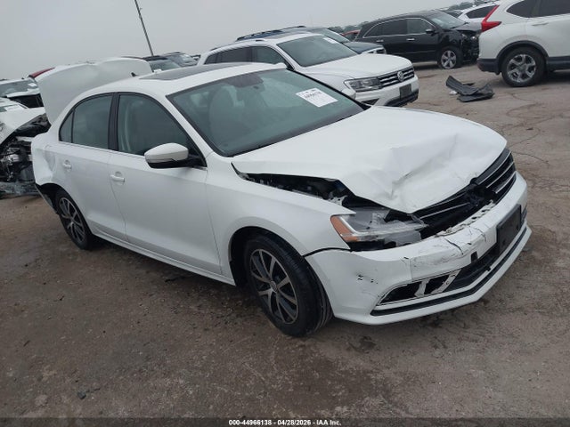 Salvage Volkswagen Jetta Image