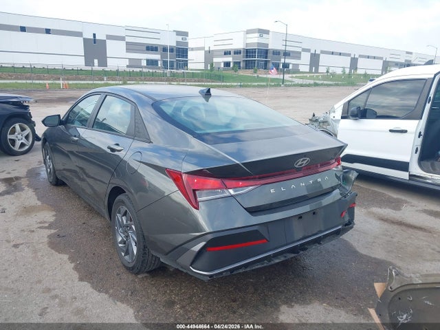 Hyundai ELANTRA Sel