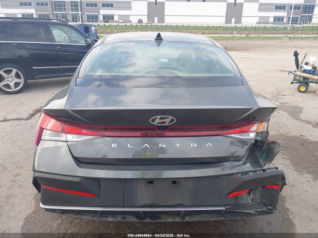 Hyundai ELANTRA Sel