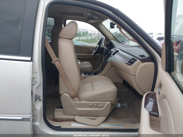 Cadillac Escalade Standard