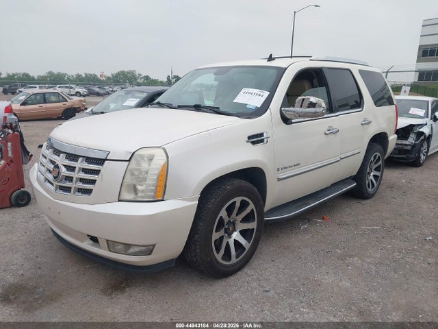 Cadillac Escalade Standard