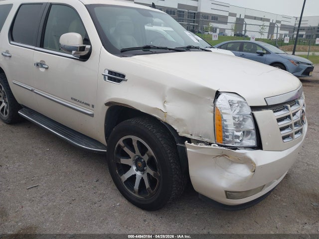 Cadillac Escalade Standard