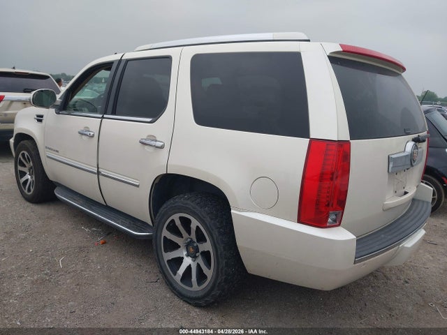 Cadillac Escalade Standard