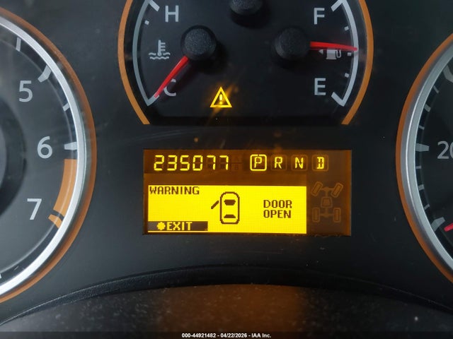 Nissan Armada Sv