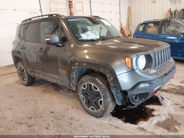 Salvage Jeep Renegade Image