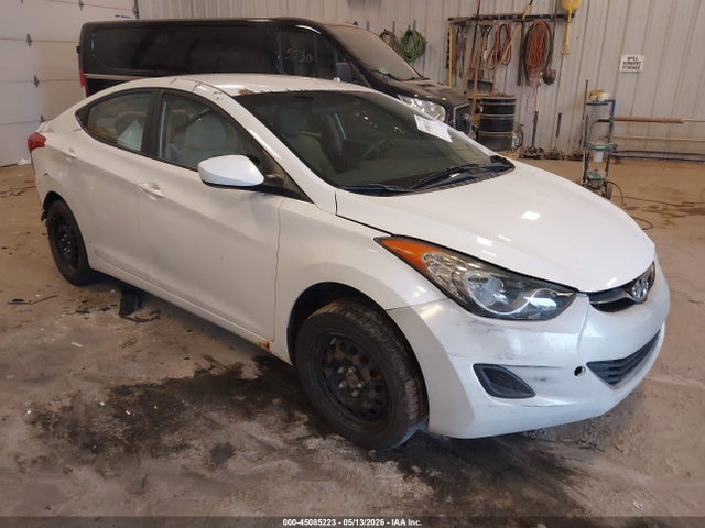 Salvage Hyundai ELANTRA Image
