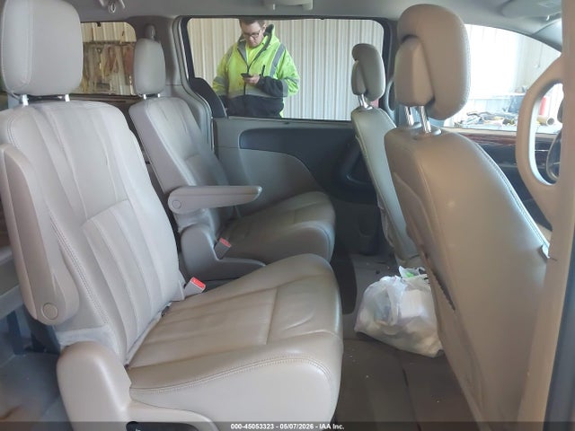 Chrysler Town & Country Touring-l