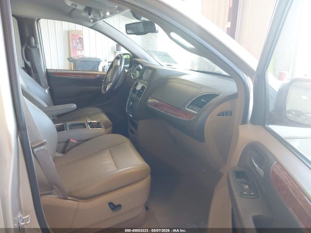 Chrysler Town & Country Touring-l