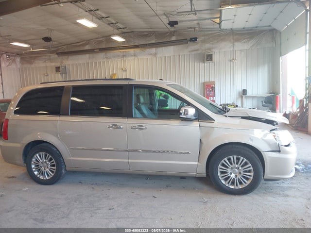 Chrysler Town & Country Touring-l