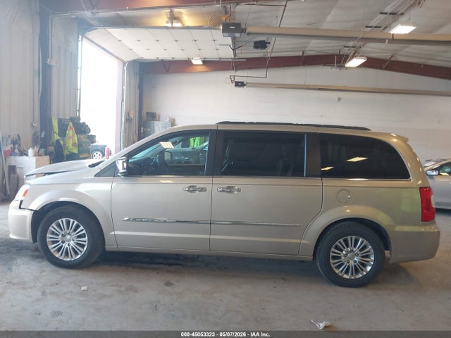Chrysler Town & Country Touring-l