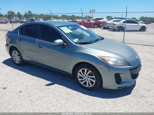 Salvage Mazda Mazda3 Image