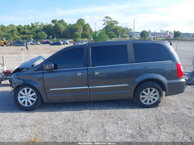 Chrysler Town & Country Touring