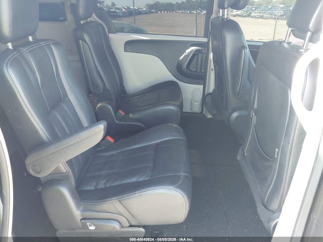 Chrysler Town & Country Touring