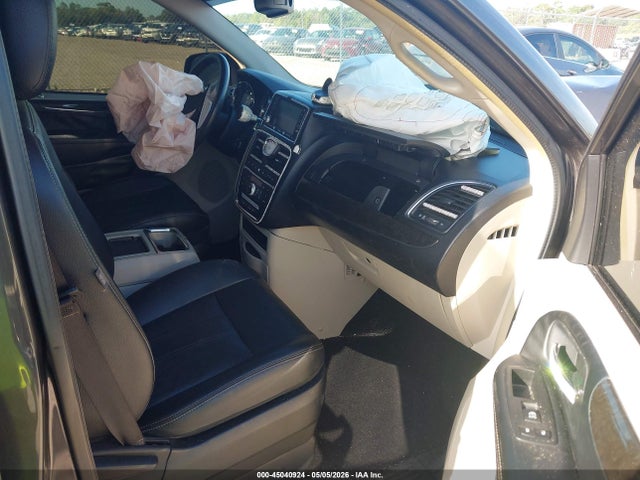 Chrysler Town & Country Touring