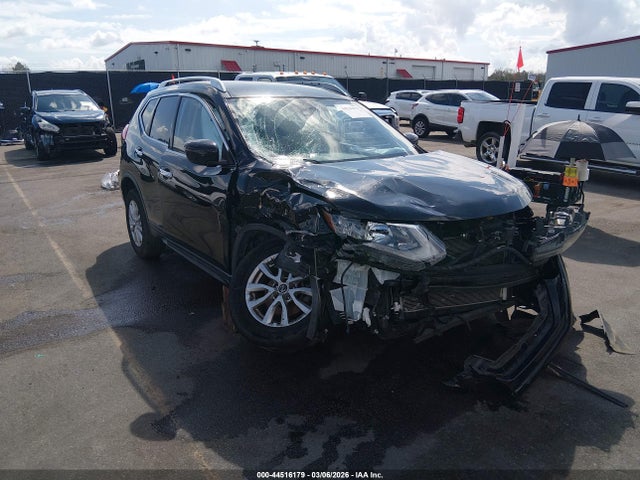 Salvage Nissan Rogue Image