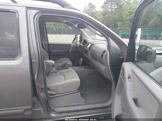 Nissan Frontier Le