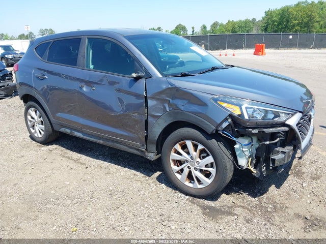 Salvage Hyundai TUCSON Image