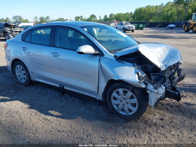 Salvage Kia Rio Image