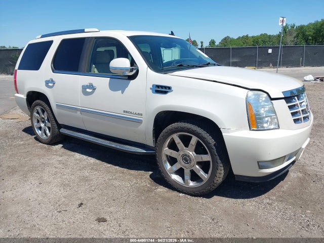Salvage Cadillac Escalade Image