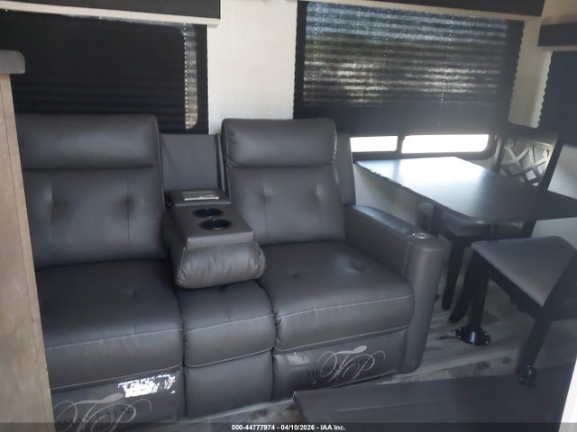 Venture Sporttrek Rv