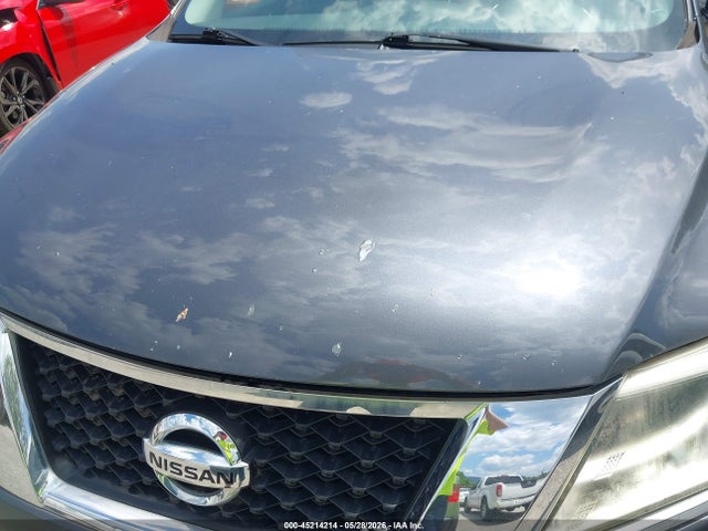 Nissan Pathfinder Sv