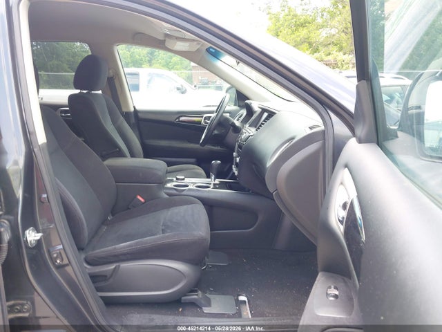 Nissan Pathfinder Sv