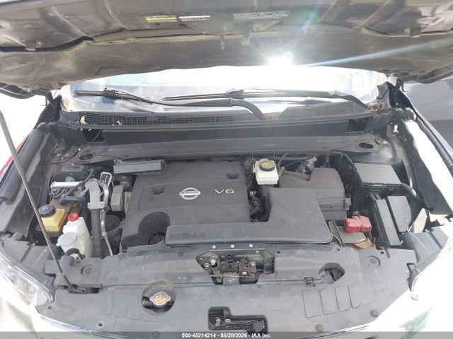 Nissan Pathfinder Sv