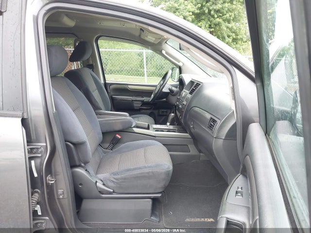 Nissan Armada Sv
