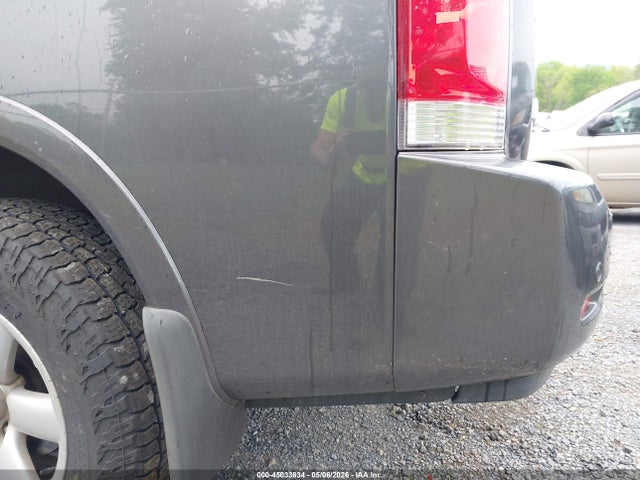 Nissan Armada Sv