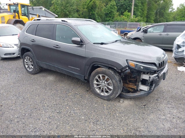 Salvage Jeep Cherokee Image