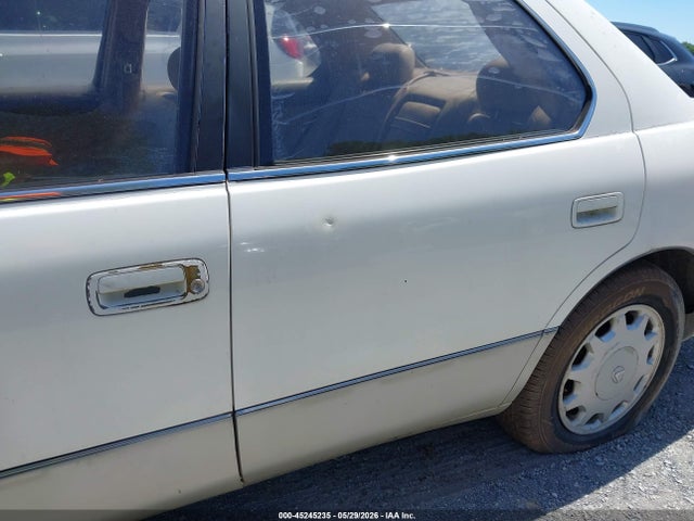 Lexus LS 400