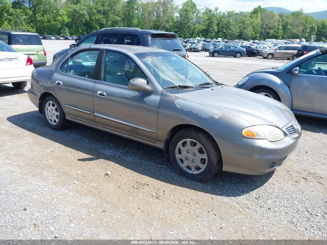 Salvage Hyundai ELANTRA Image
