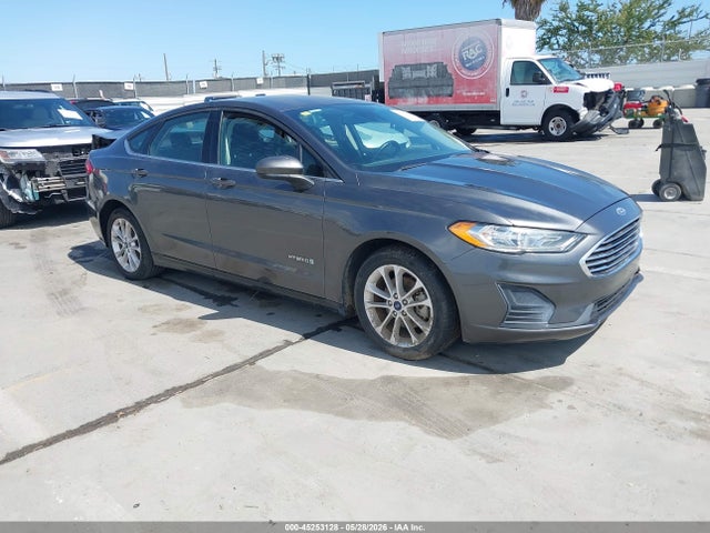 Salvage Ford Fusion Image