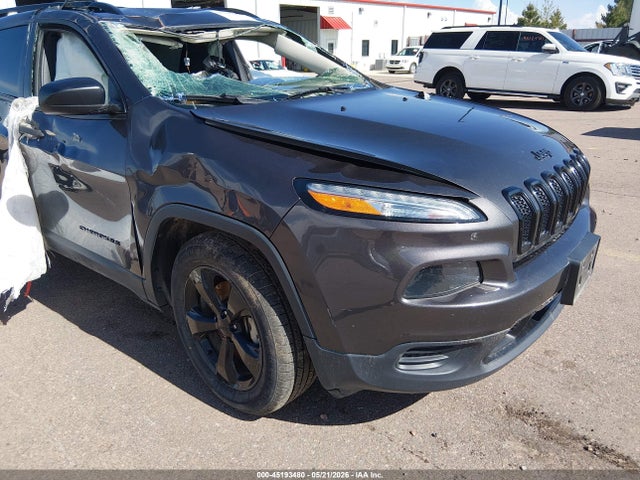 Salvage Jeep Cherokee Image